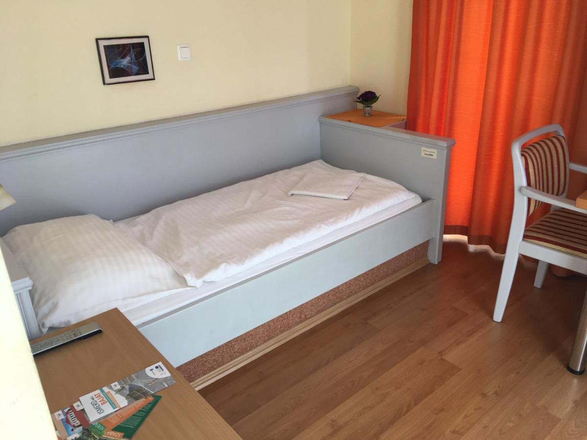 Hotel Főtér Panzió Baja Exterior foto
