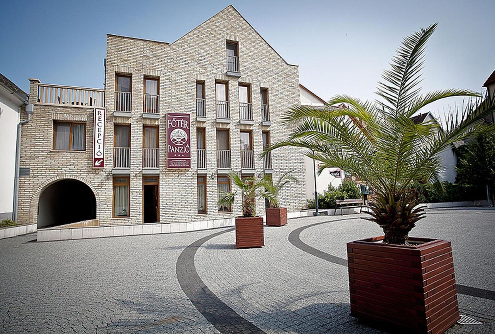 Hotel Főtér Panzió Baja Exterior foto