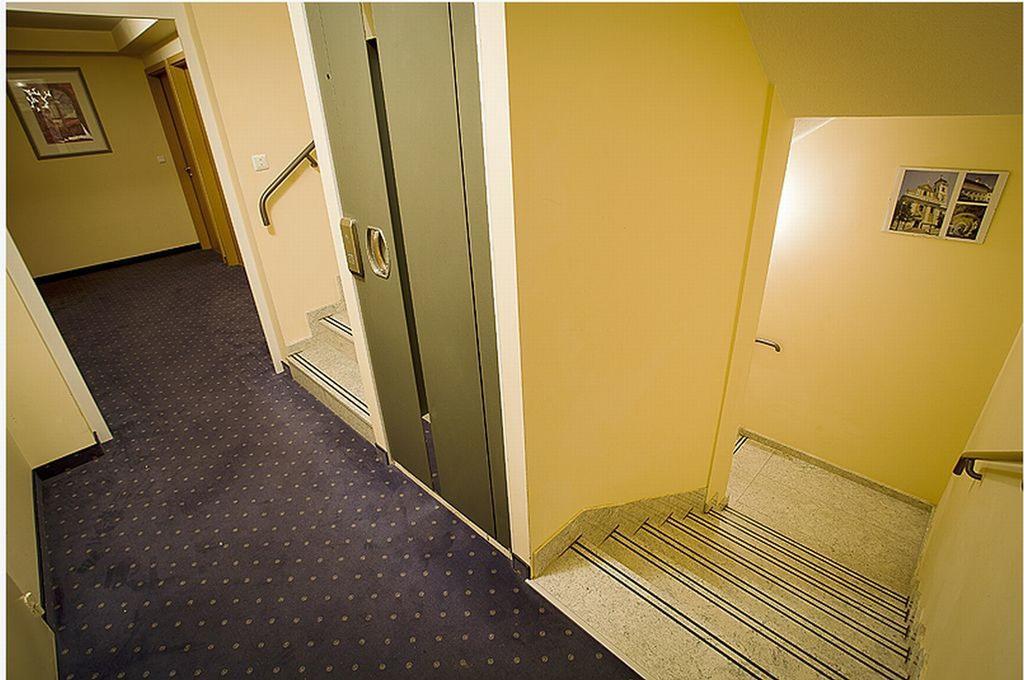 Hotel Főtér Panzió Baja Exterior foto