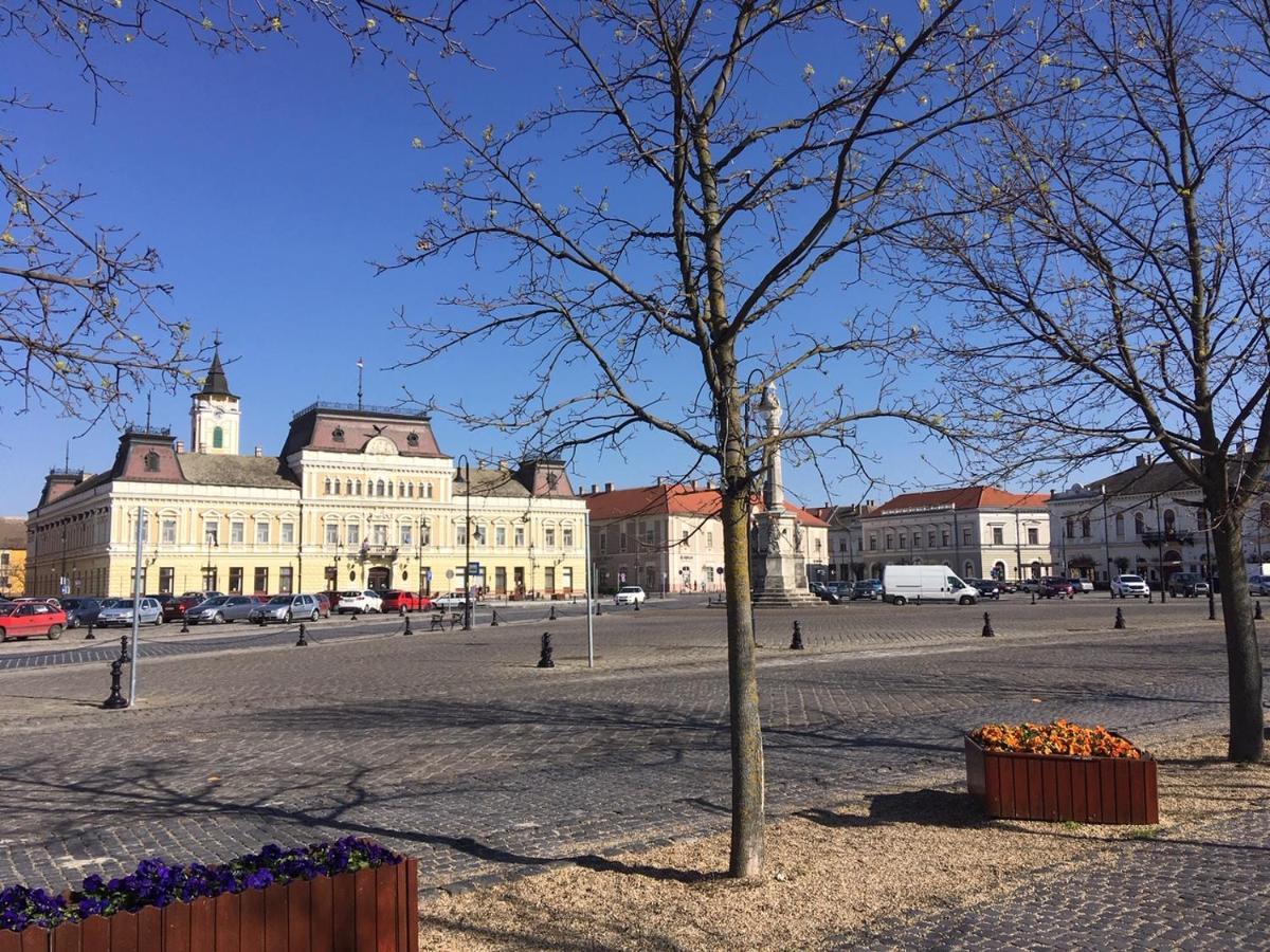 Hotel Főtér Panzió Baja Exterior foto